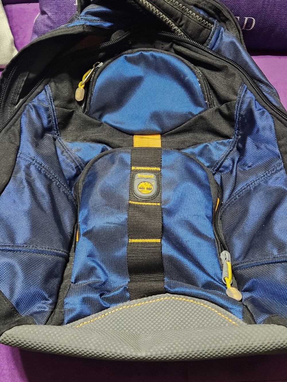 Mint condition timberland backpack. Blue/yellow.